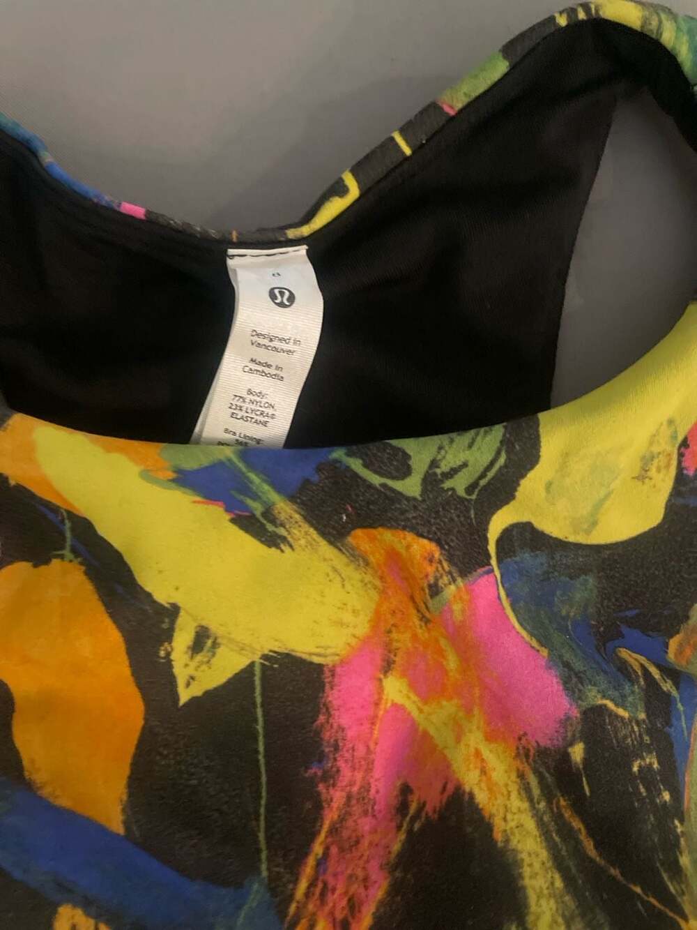 Lululemon Size 8 Abstract Print Workout Set: Bra and Size 6 Leggings - Picture 3 of 6